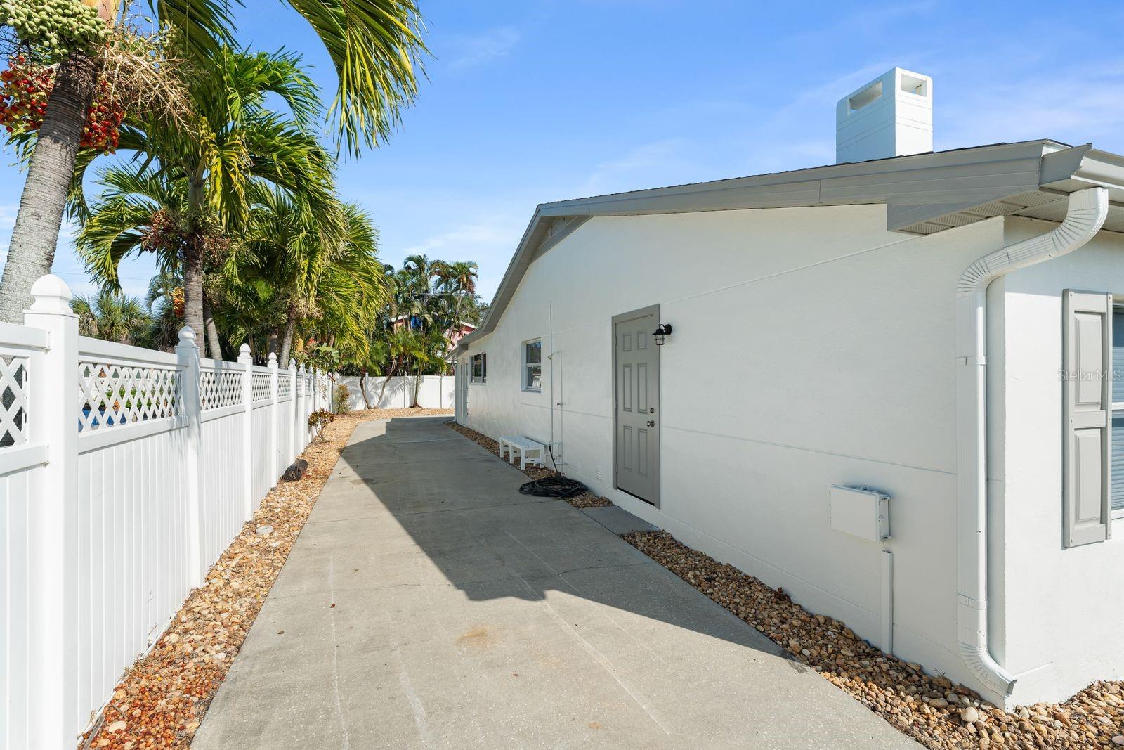 3rd image of 107 4Th St, Belleair Beach, FL 33786 | MLS# O6363185