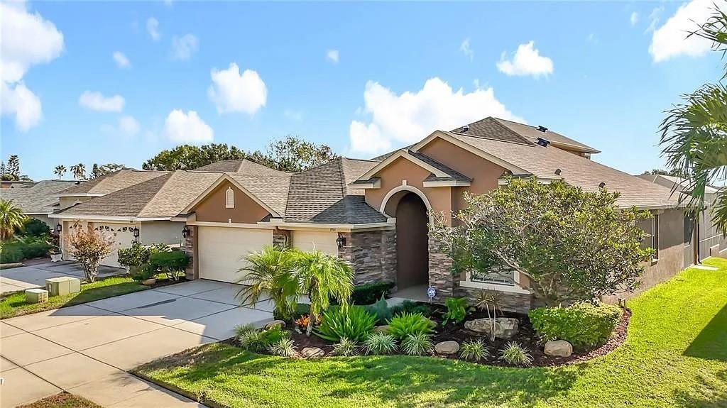 3rd image of 4961 W Breeze Cir, Palm Harbor, FL 34683 | MLS# TB8453071