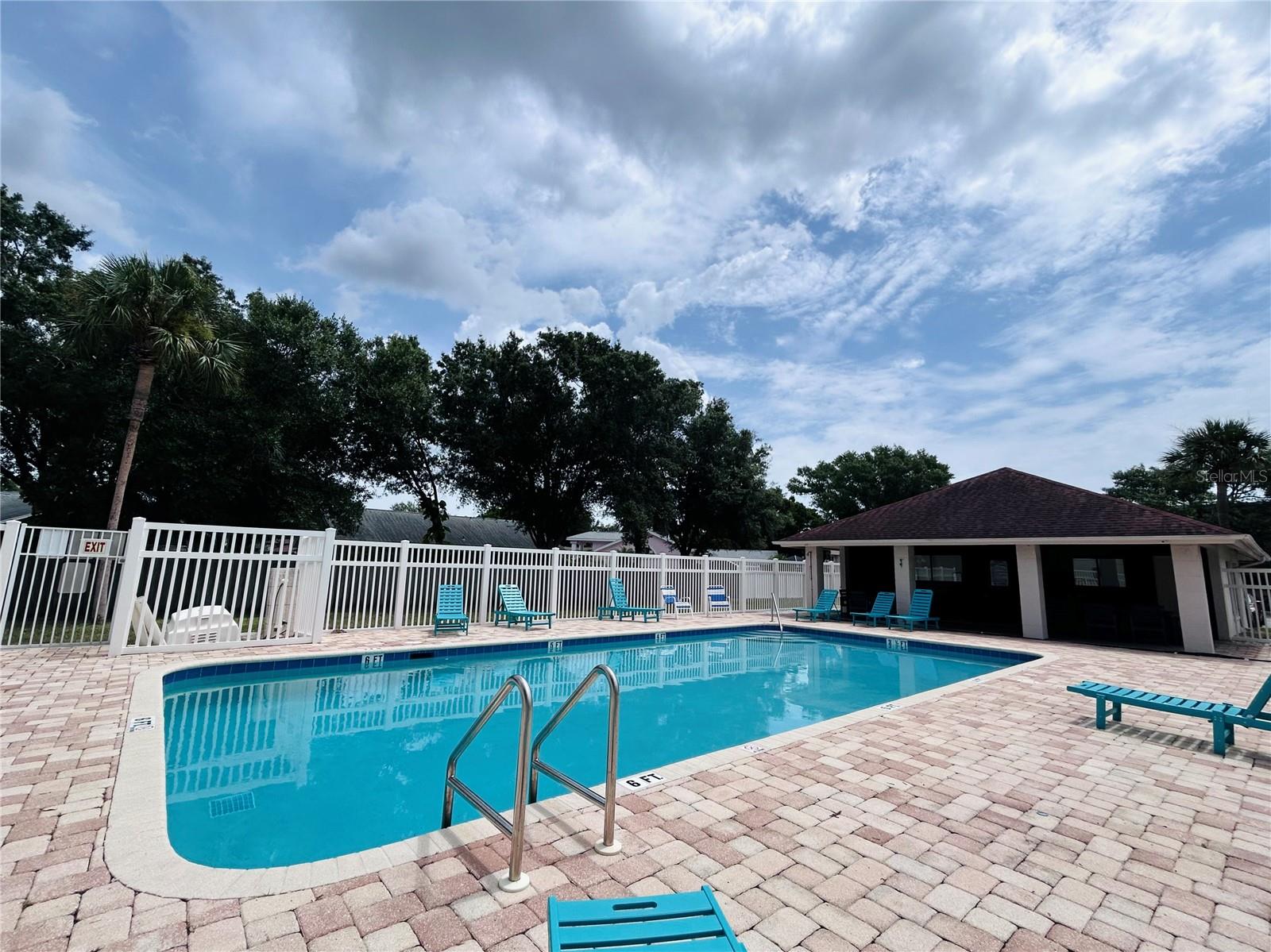 2nd image of 2275 62nd Ave N, ST PETERSBURG, FL 33702