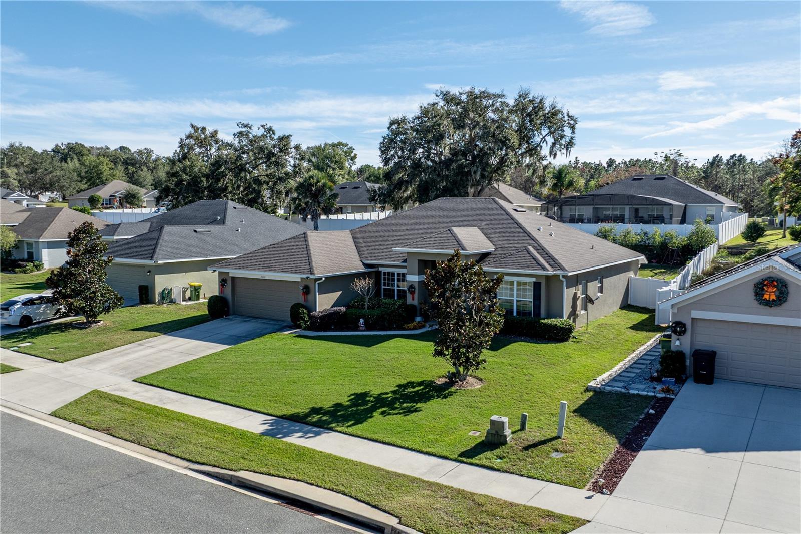 Homes for sale in Leesburg, FL | 2030 Angel Fish Loop, Leesburg, FL 34748 | MLS# G5105518