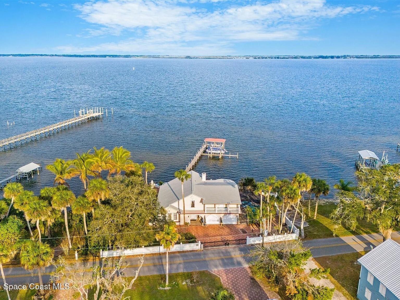 Homes for sale in Cocoa, FL | 4270 Indian River Dr, Cocoa, FL 32927 | MLS# J996009