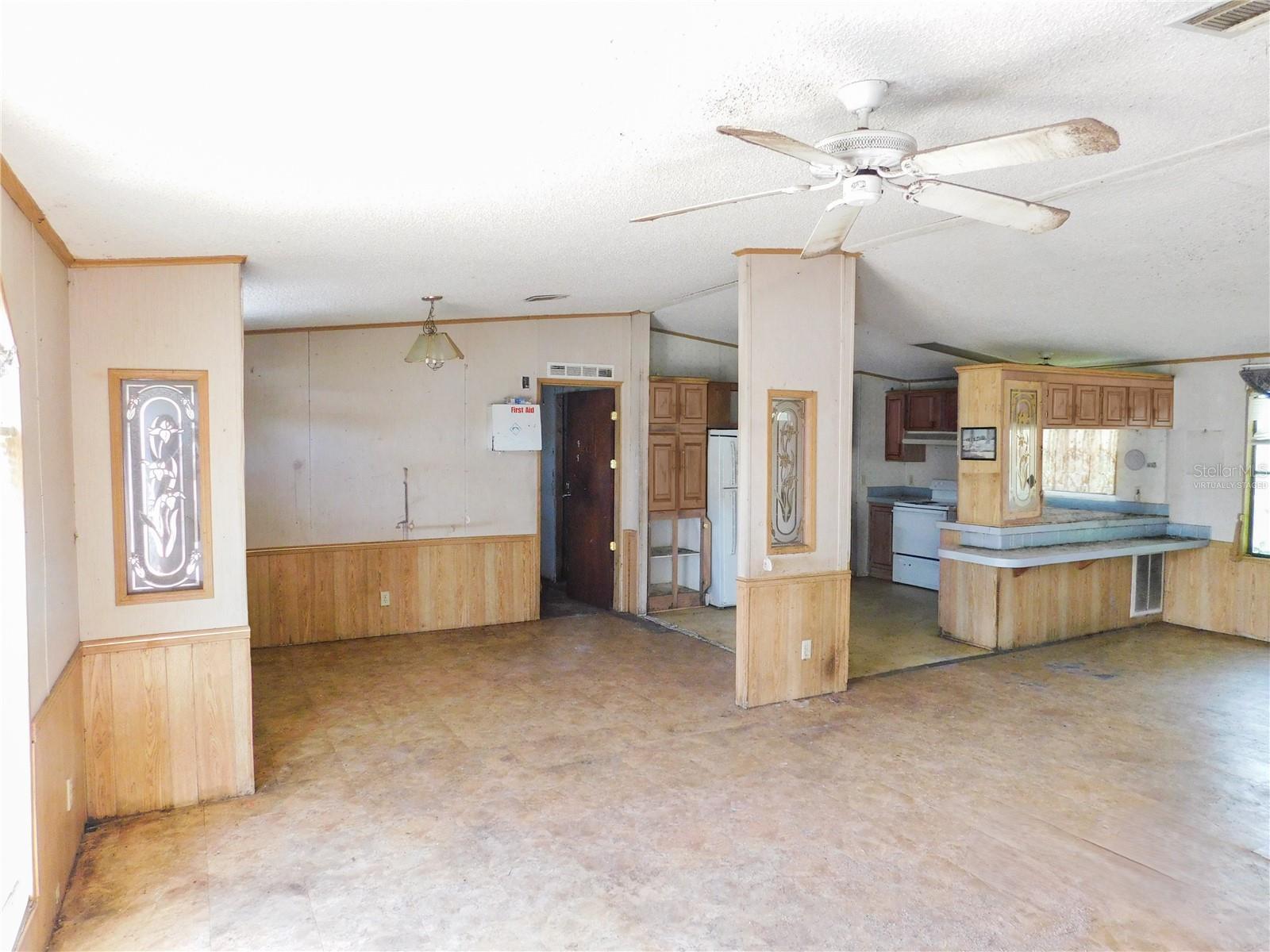 3rd image of 2634 Sea Oats Cir N, Lakeland, FL 33815 | MLS# TB8458741