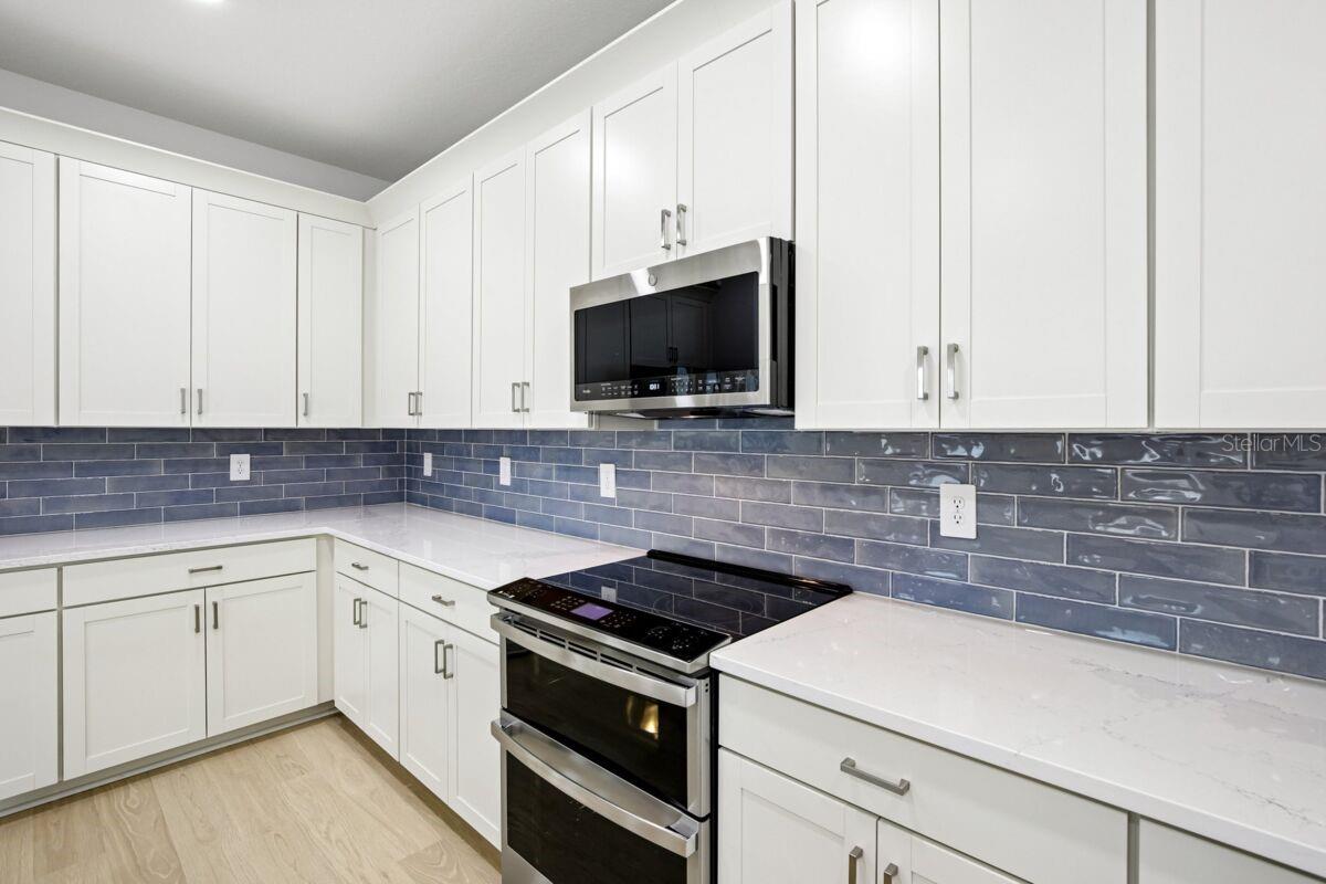 5th image of 17829 Broadleaf Loop, Venice, FL 34293 | MLS# R4910491