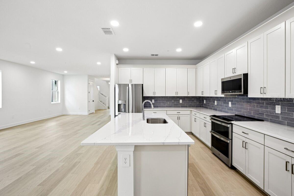 4th image of 17829 Broadleaf Loop, Venice, FL 34293 | MLS# R4910491