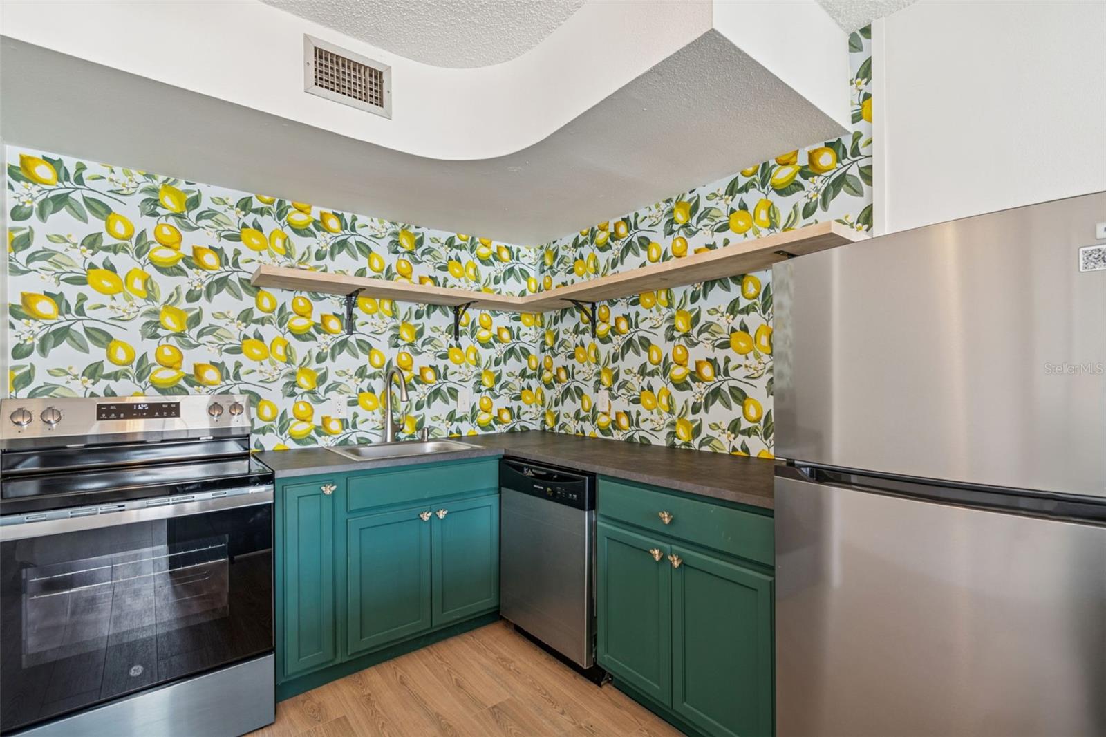 Homes for sale in Tampa, FL | 4511 S Oak Dr #R32A, Tampa, FL 33611 | MLS# TB8462961