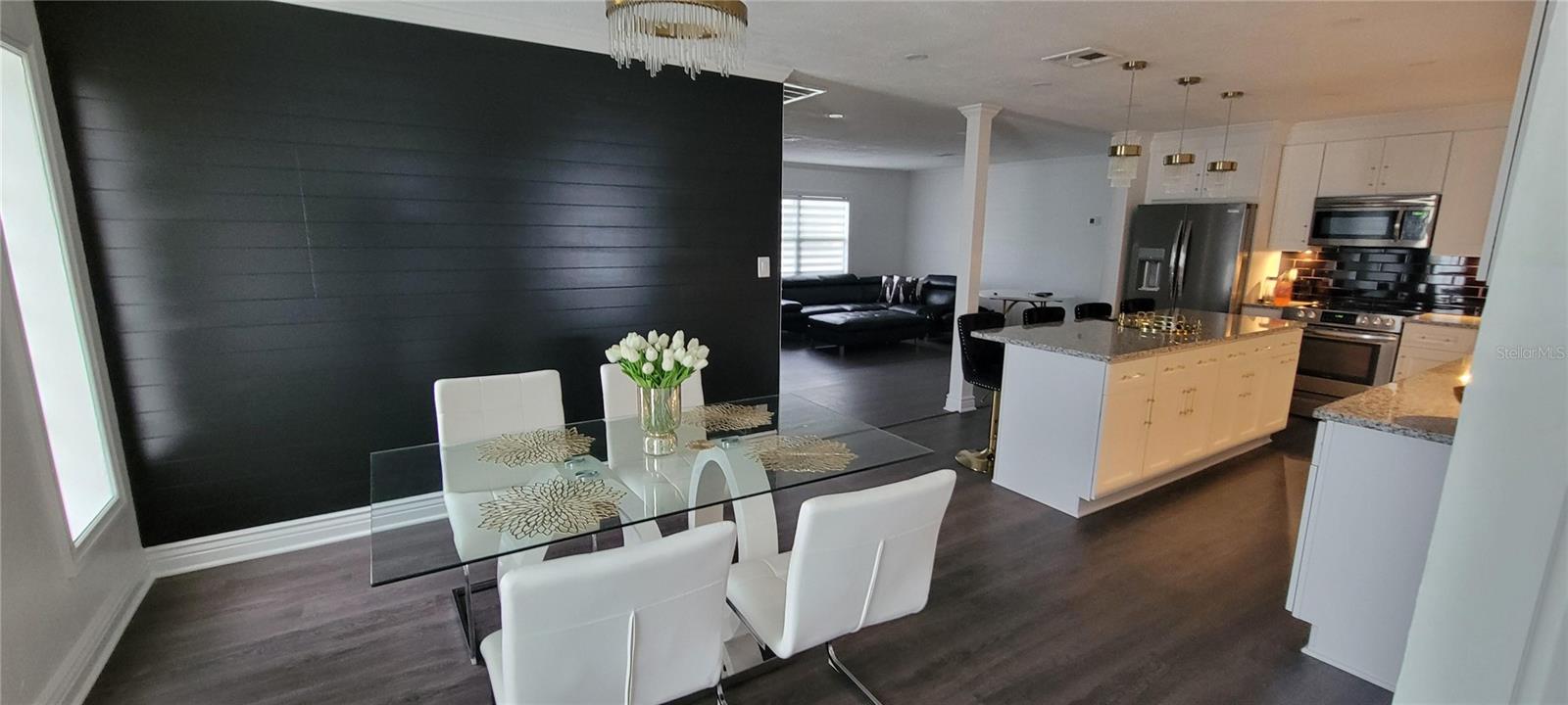 Homes for sale in Clearwater, FL | 1619 Linwood Dr, Clearwater, FL 33755 | MLS# TB8463001