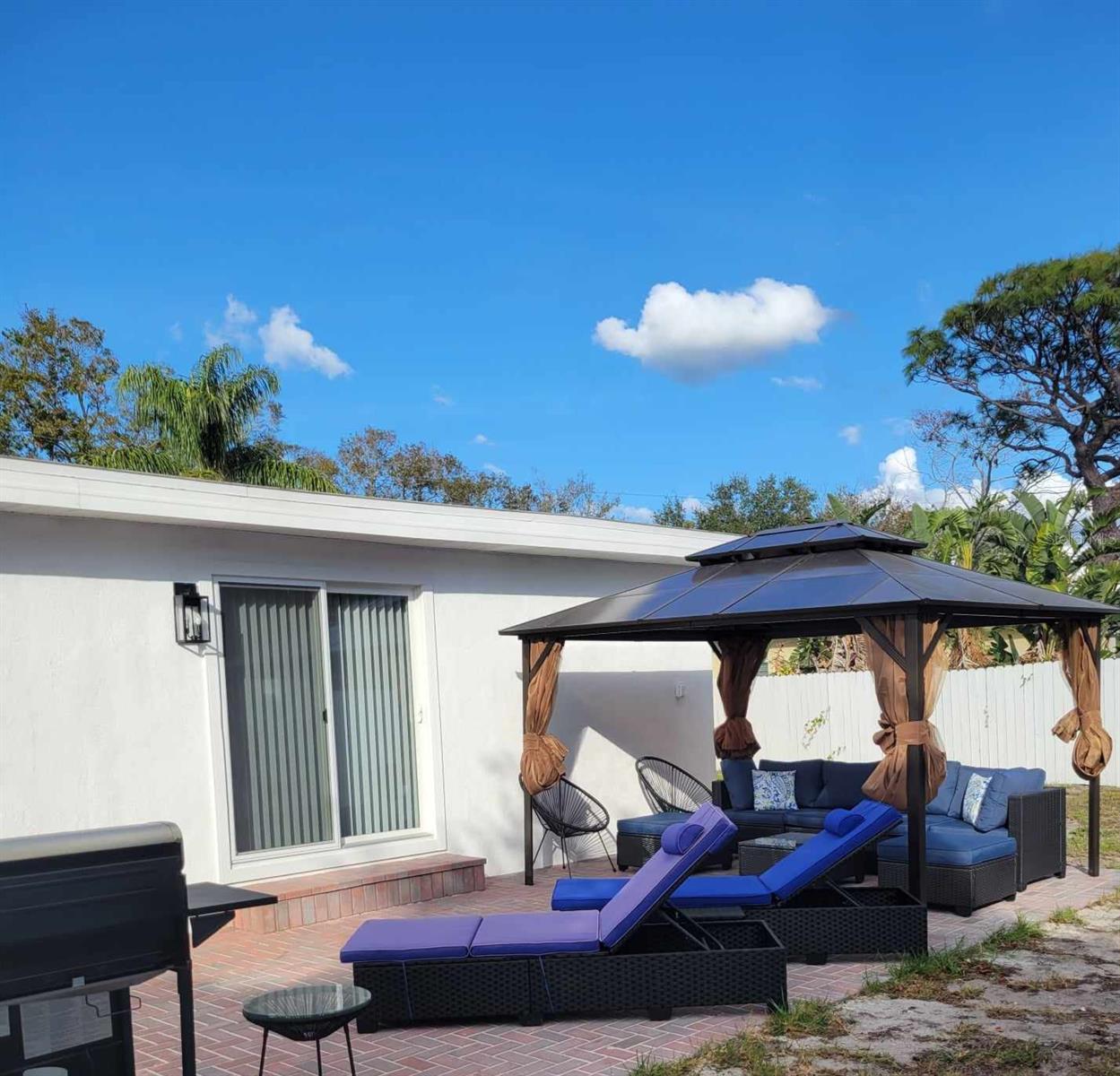 Homes for sale in Clearwater, FL | 1619 Linwood Dr, Clearwater, FL 33755 | MLS# TB8463001