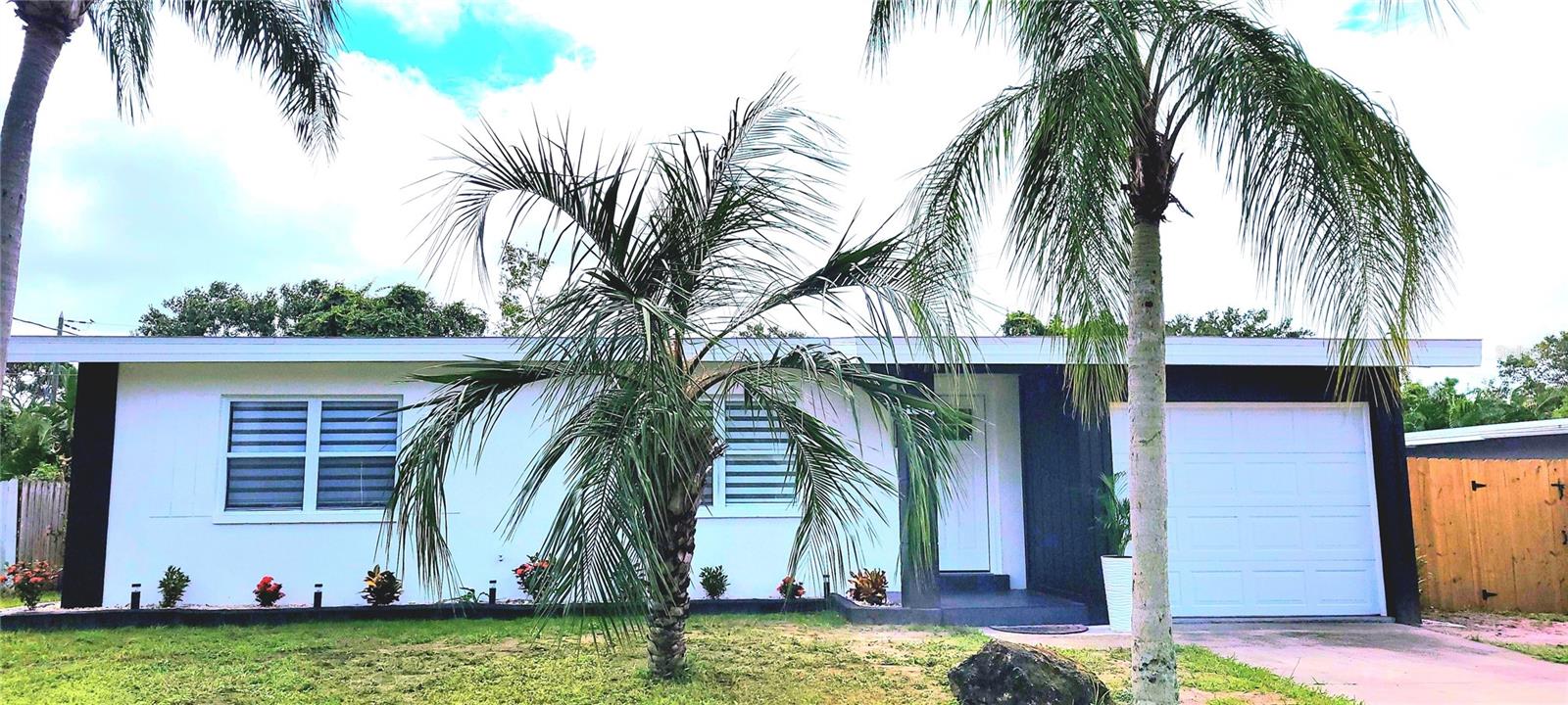 Homes for sale in Clearwater, FL | 1619 Linwood Dr, Clearwater, FL 33755 | MLS# TB8463001