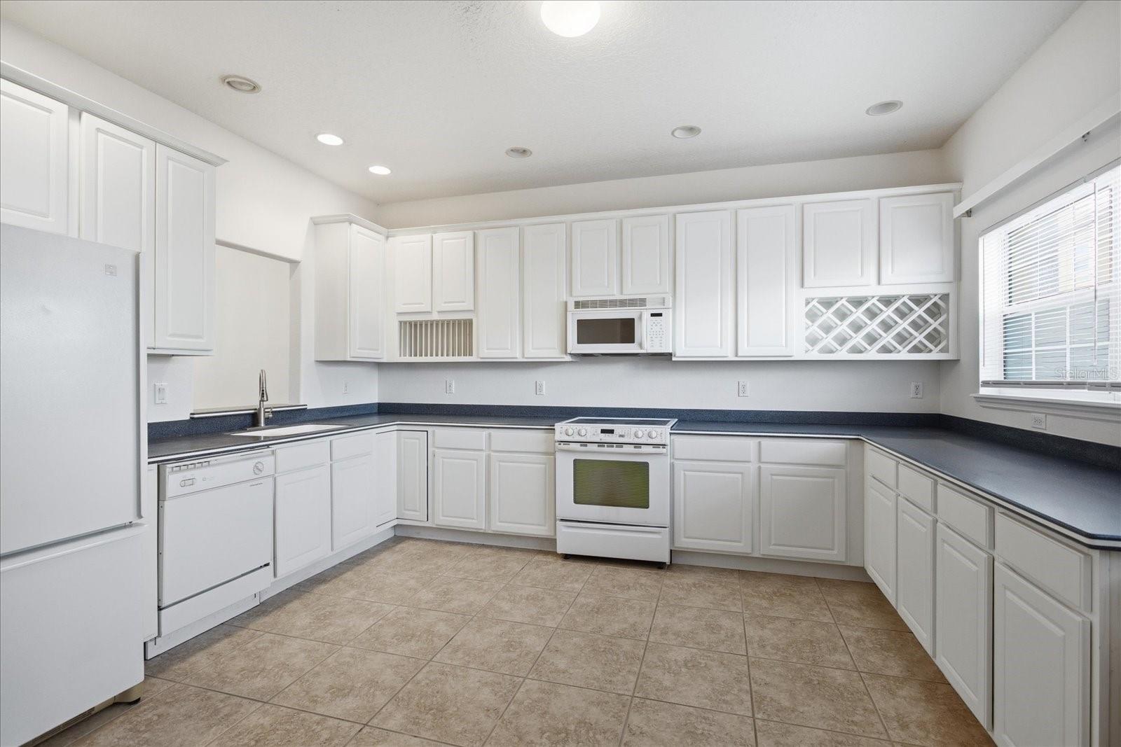 Homes for sale in Clermont, FL | 17239 Chateau Pine Wy, Clermont, FL 34711 | MLS# G5106473