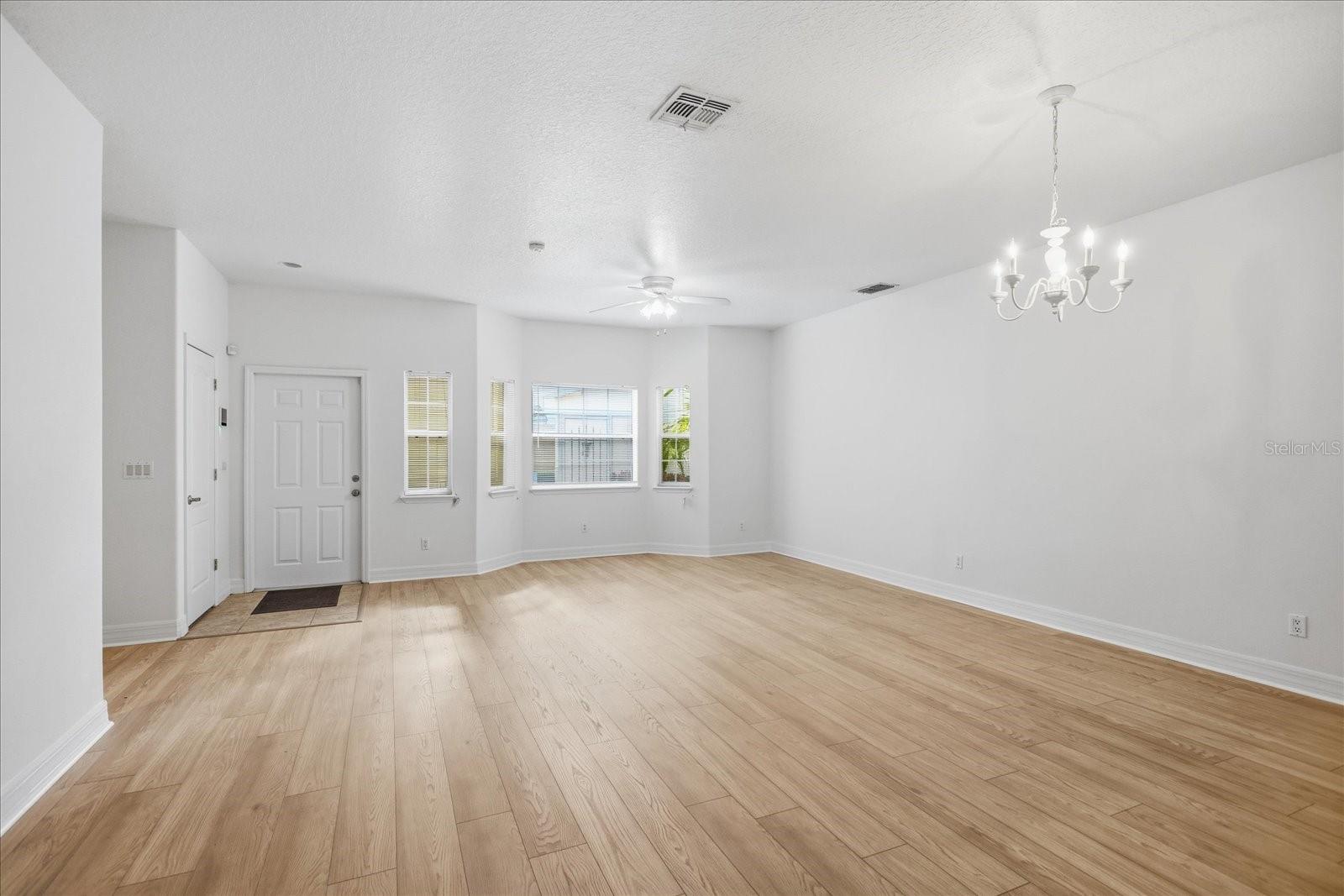 Homes for sale in Clermont, FL | 17239 Chateau Pine Wy, Clermont, FL 34711 | MLS# G5106473