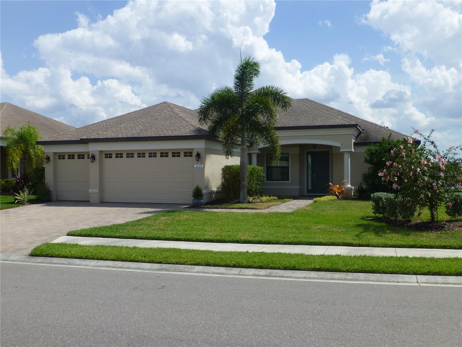 Homes for sale in Bradenton, FL | 629 Rosemary Cir, Bradenton, FL 34212 | MLS# A4678639