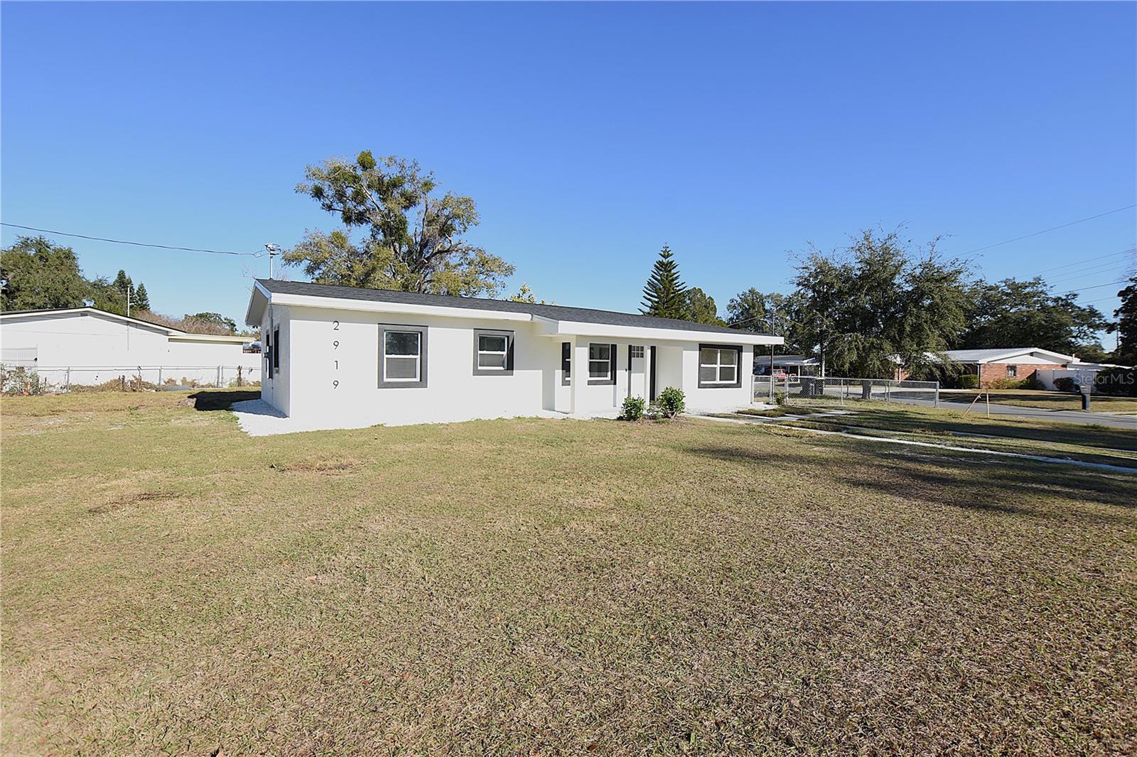 Homes for sale in Winter Haven, FL | 2919 Hickory St Nw, Winter Haven, FL 33881 | MLS# L4958707