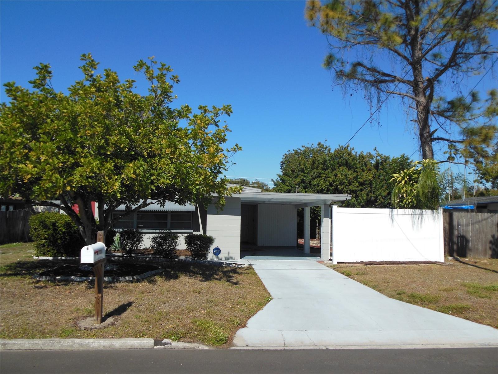 Homes for sale in Bradenton, FL | 2204 20th Ave W, Bradenton, FL 34205 | MLS# A4680289