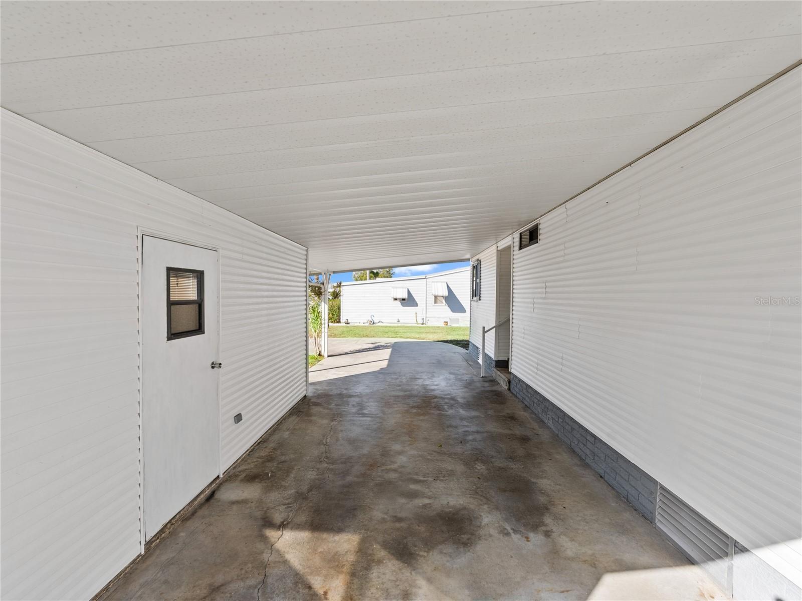 3rd image of 1740 Sw 35Th Cir, Okeechobee, FL 34974 | MLS# O6378007