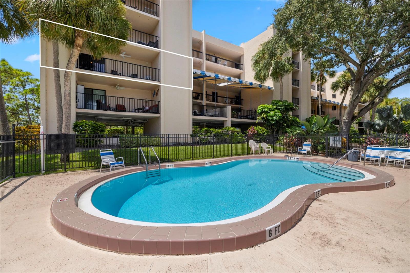 2nd image of 402 Tarpon Pt, Tarpon Springs, FL 34689 | MLS# TB8470605