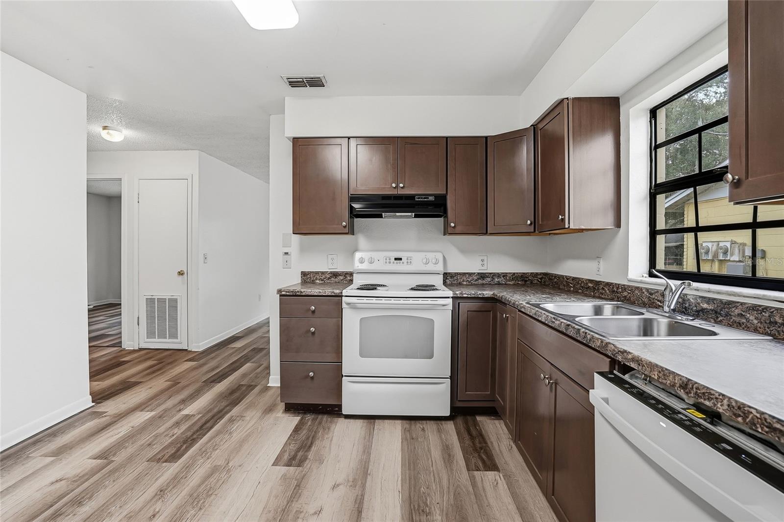 Homes for sale in Seffner, FL | 729/731 Sunbright Dr, Seffner, FL 33584 | MLS# TB8471389