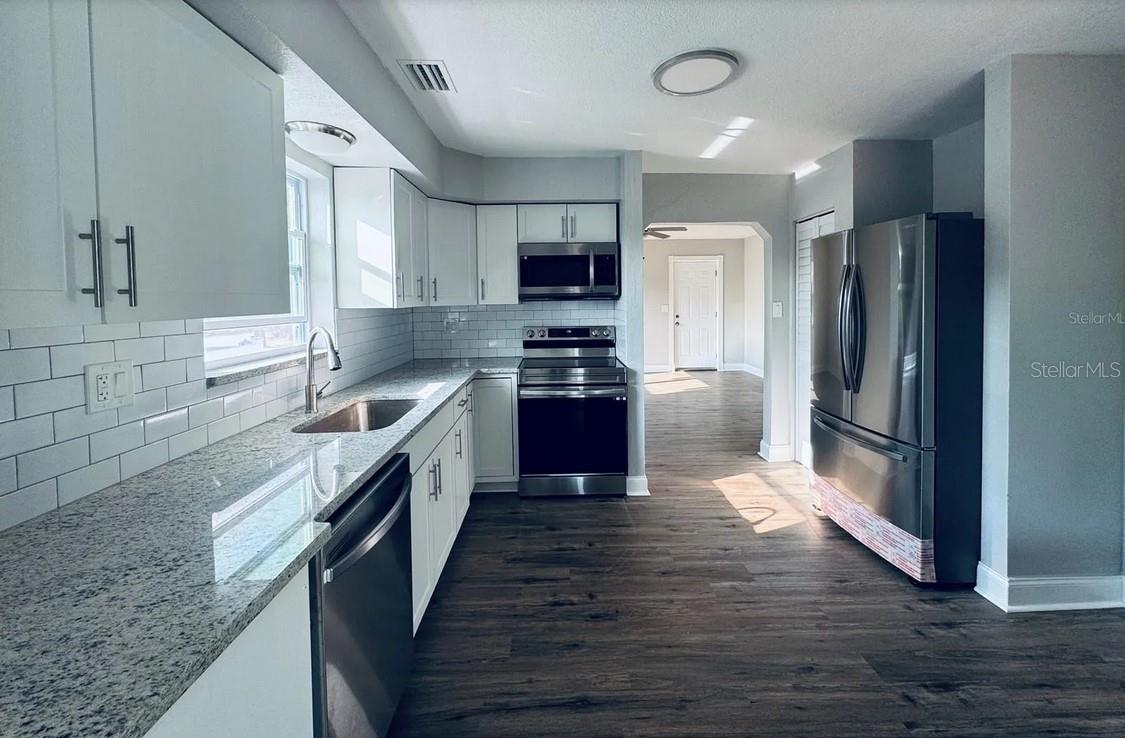 Homes for sale in Clearwater, FL | 1409 Franklin St, Clearwater, FL 33756 | MLS# TB8472627