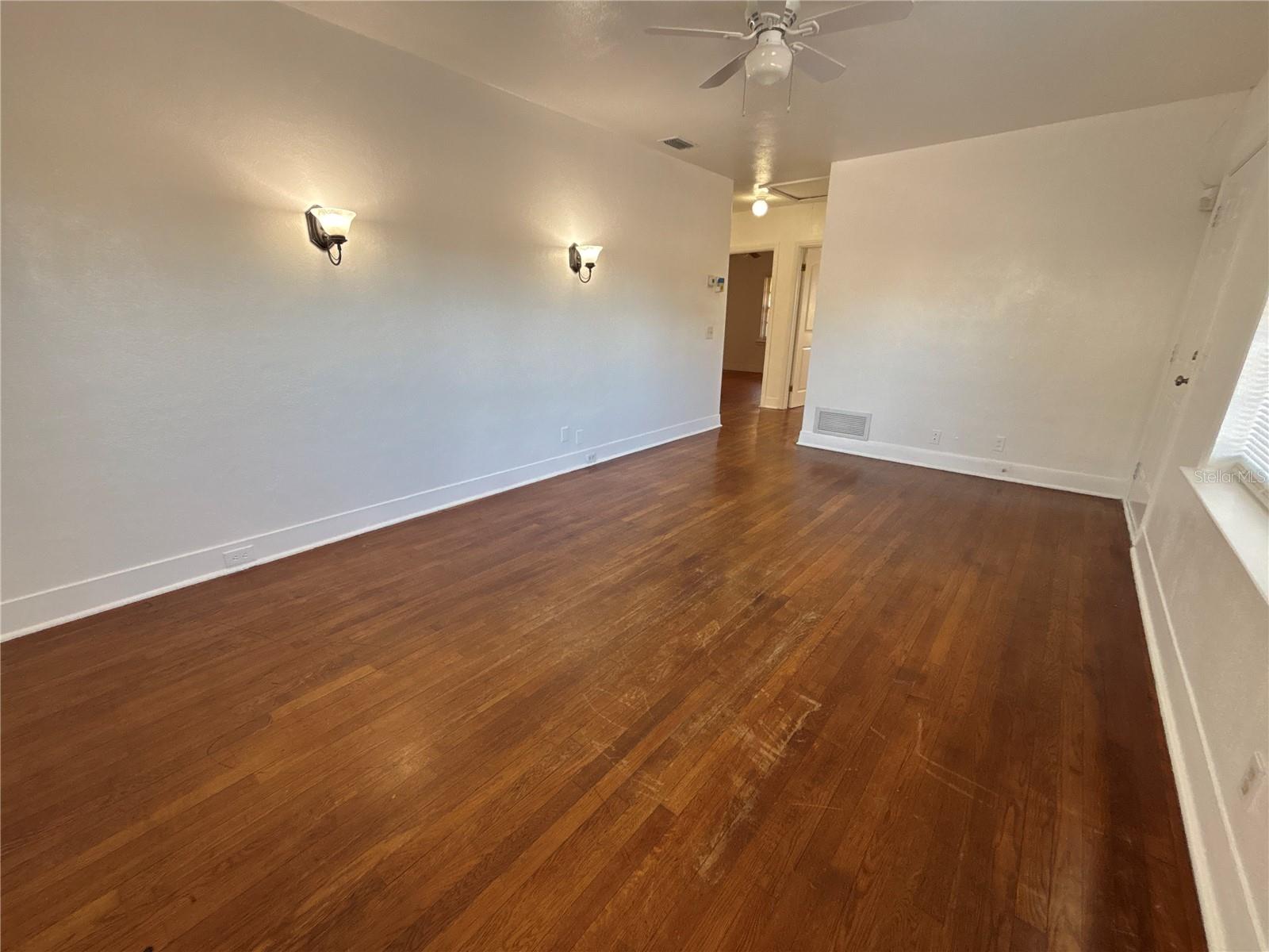 Homes for sale in Clearwater, FL | 1437 Pine St, Clearwater, FL 33756 | MLS# TB8473113