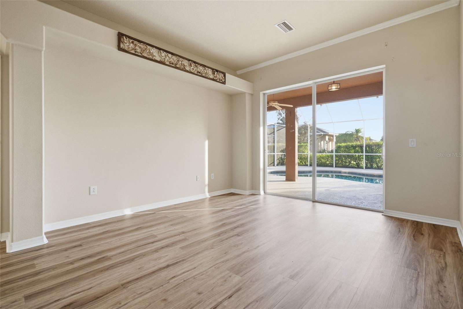 5th image of 915 Vista Verde Ln, Sun City Center, FL 33573 | MLS# TB8473475