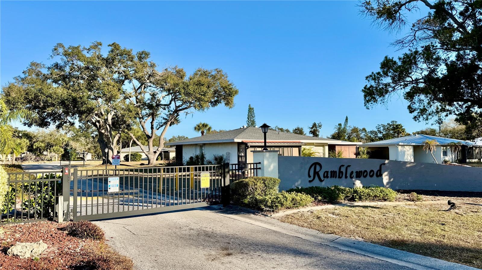 Homes for sale in Sarasota, FL | 3364 Ramblewood Wy #12, Sarasota, FL 34237 | MLS# A4682026
