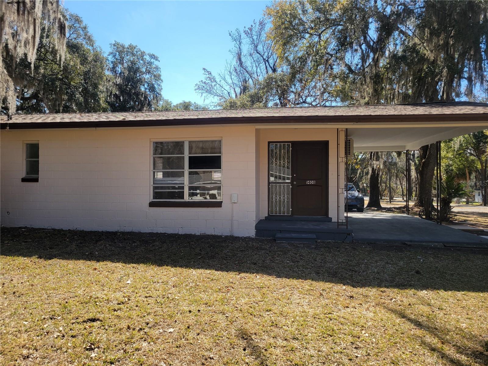 Homes for sale in Ocala, FL | 1408 Ne 15th Pl, Ocala, FL 34470 | MLS# OM718527