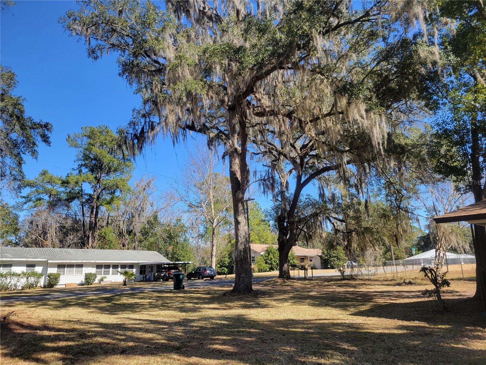 Homes for sale in Ocala, FL | 1408 Ne 15th Pl, Ocala, FL 34470 | MLS# OM718527