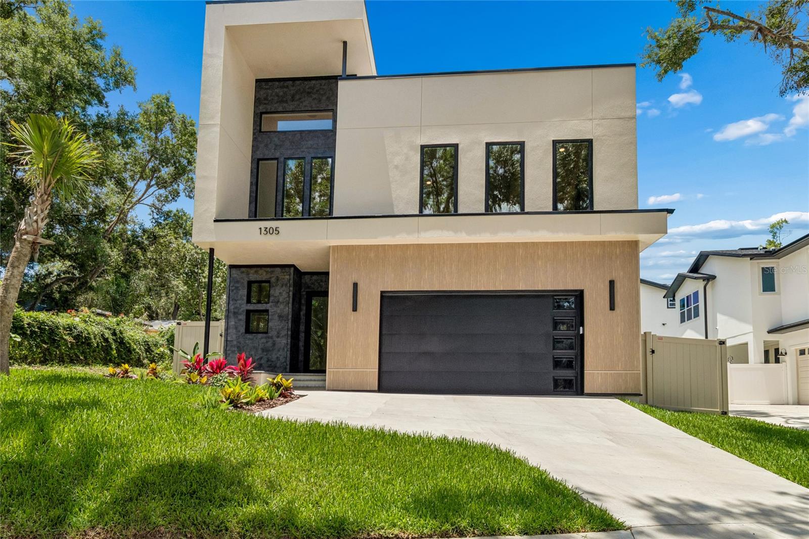 1st image of 1305 Hilton Pl, Tampa, FL 33604 | MLS# TB8476383