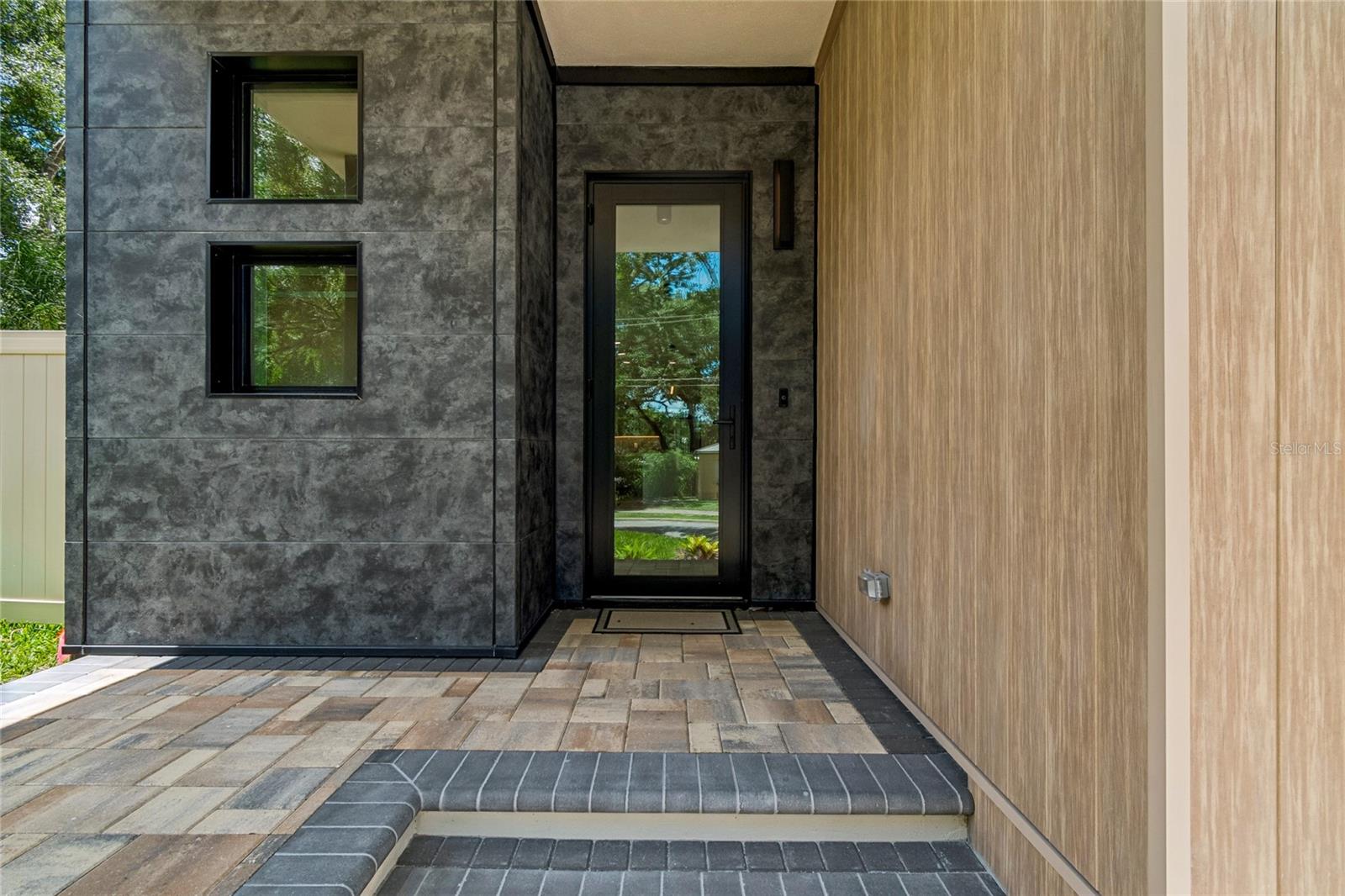 2nd image of 1305 Hilton Pl, Tampa, FL 33604 | MLS# TB8476383