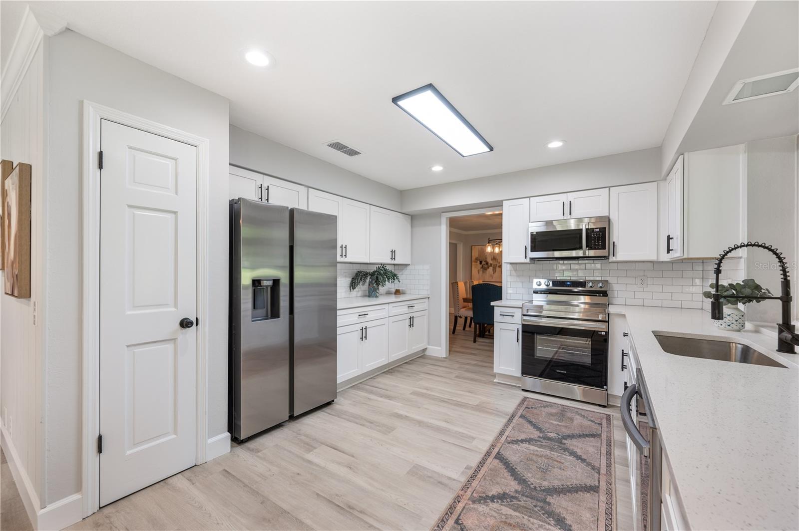 2nd image of 241 Greenfield Rd, Winter Haven, FL 33884 | MLS# L4959462
