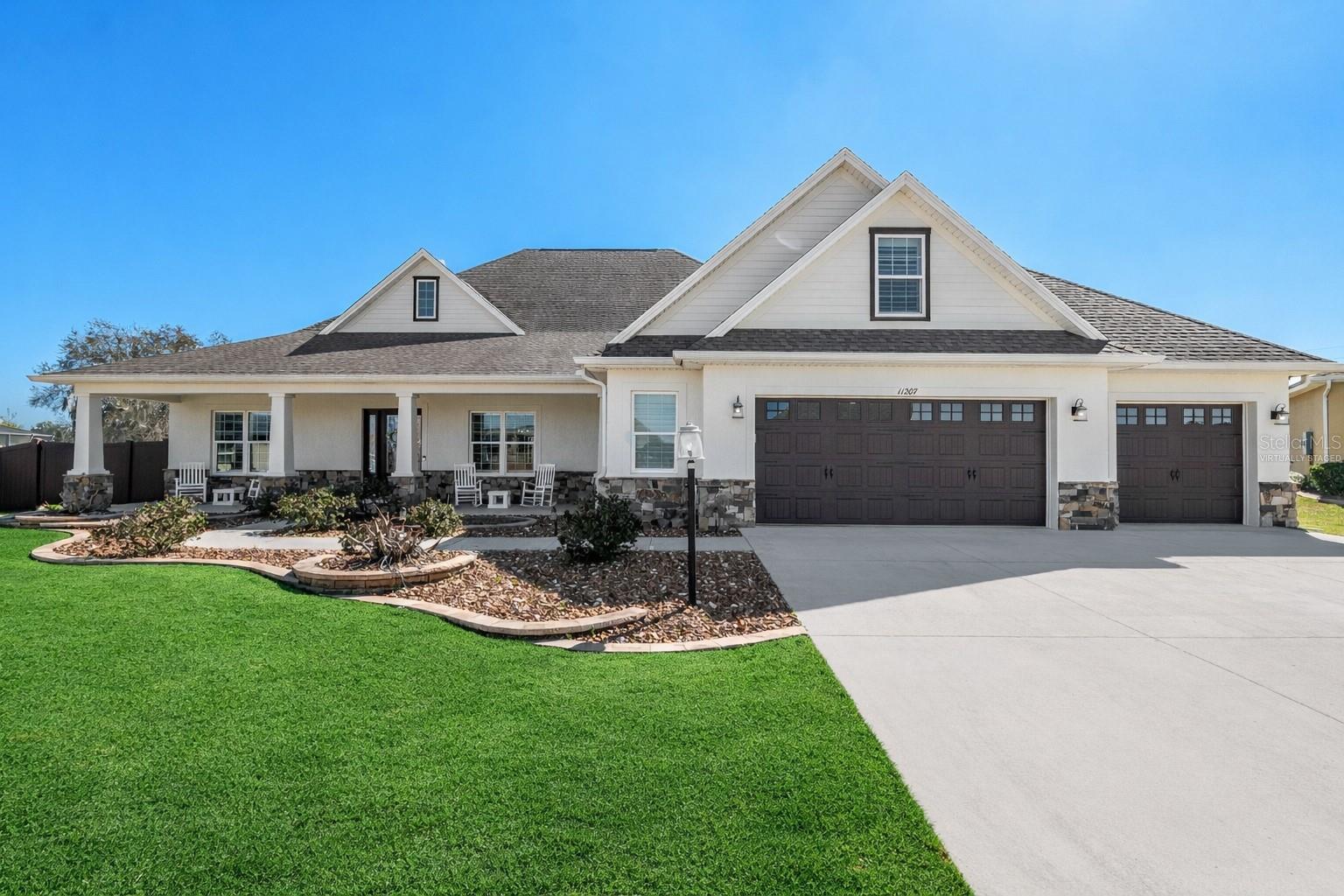 Homes for sale in Oxford, FL | 11207 Roz Wy, Oxford, FL 34484 | MLS# TB8477201