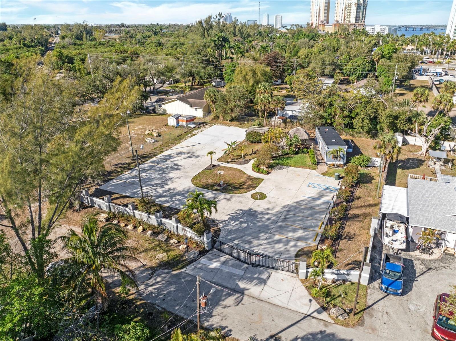 Homes for sale in Fort Myers, FL | 1280 & 1290 Williams St, Fort Myers, FL 33916 | MLS# C7522412