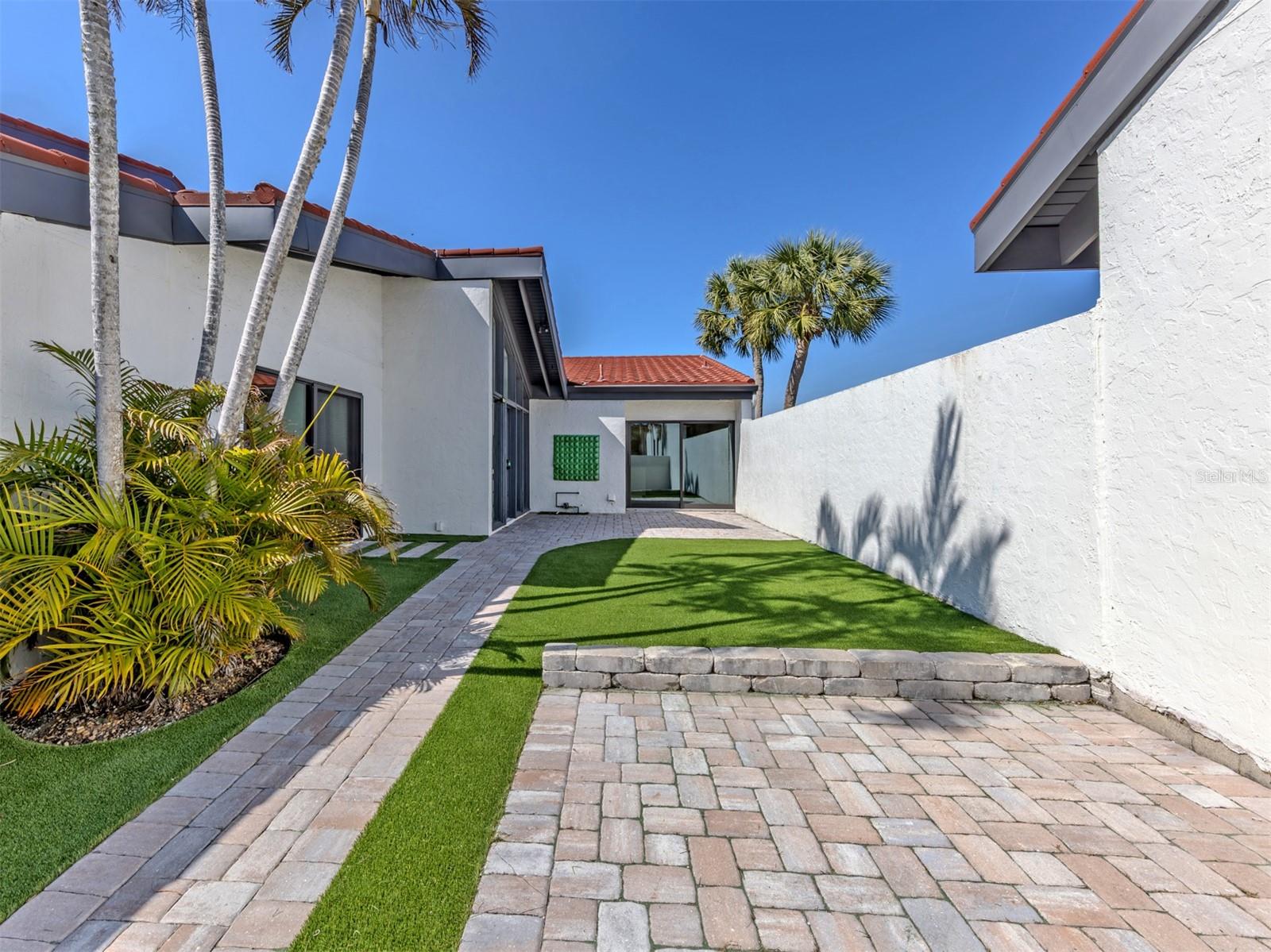 Homes for sale in Osprey, FL | 764 Sarabay Rd #8, Osprey, FL 34229 | MLS# A4683747