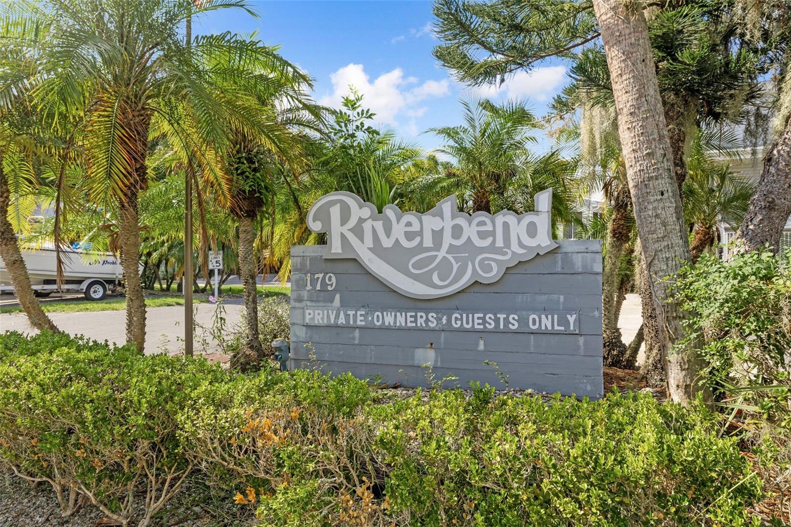 Homes for sale in Welaka, FL | 125 River Bend Pl #D, Welaka, FL 32193 | MLS# GC537889