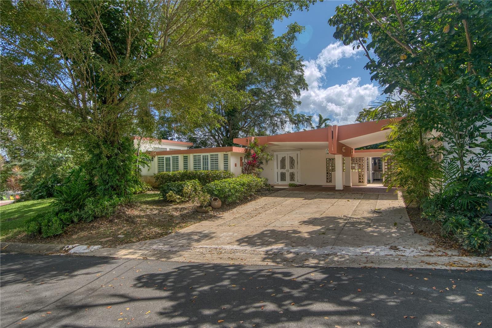 Homes for sale in Caguas, PR | 2 Valley View Dr, Caguas, PR 00725 | MLS# PR9119523