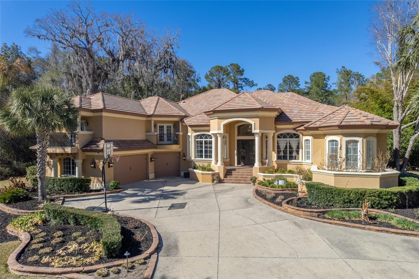 Homes for sale in Ocala, FL | 695 Se 47th Loop, Ocala, FL 34480 | MLS# OM719686