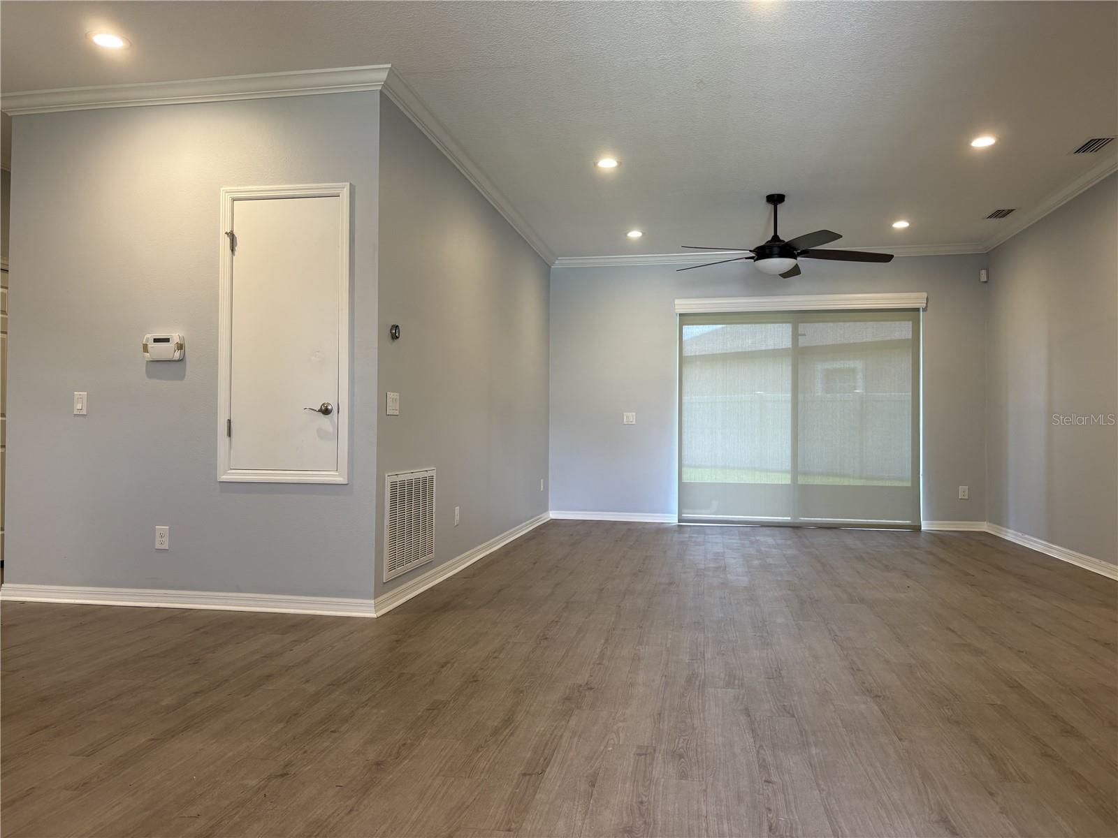 2nd image of 2118 Edgewater Cir, Winter Haven, FL 33880 | MLS# TB8480830