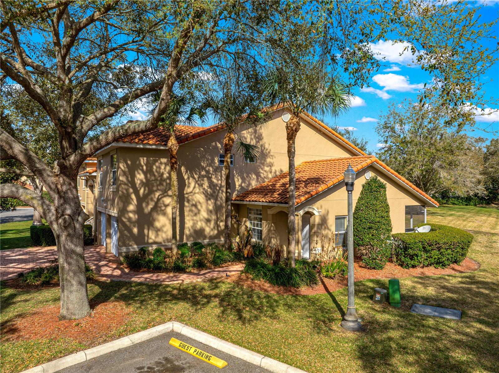 Homes for sale in Oxford, FL | 5392 Admiral Wy, Oxford, FL 34484 | MLS# OM719712