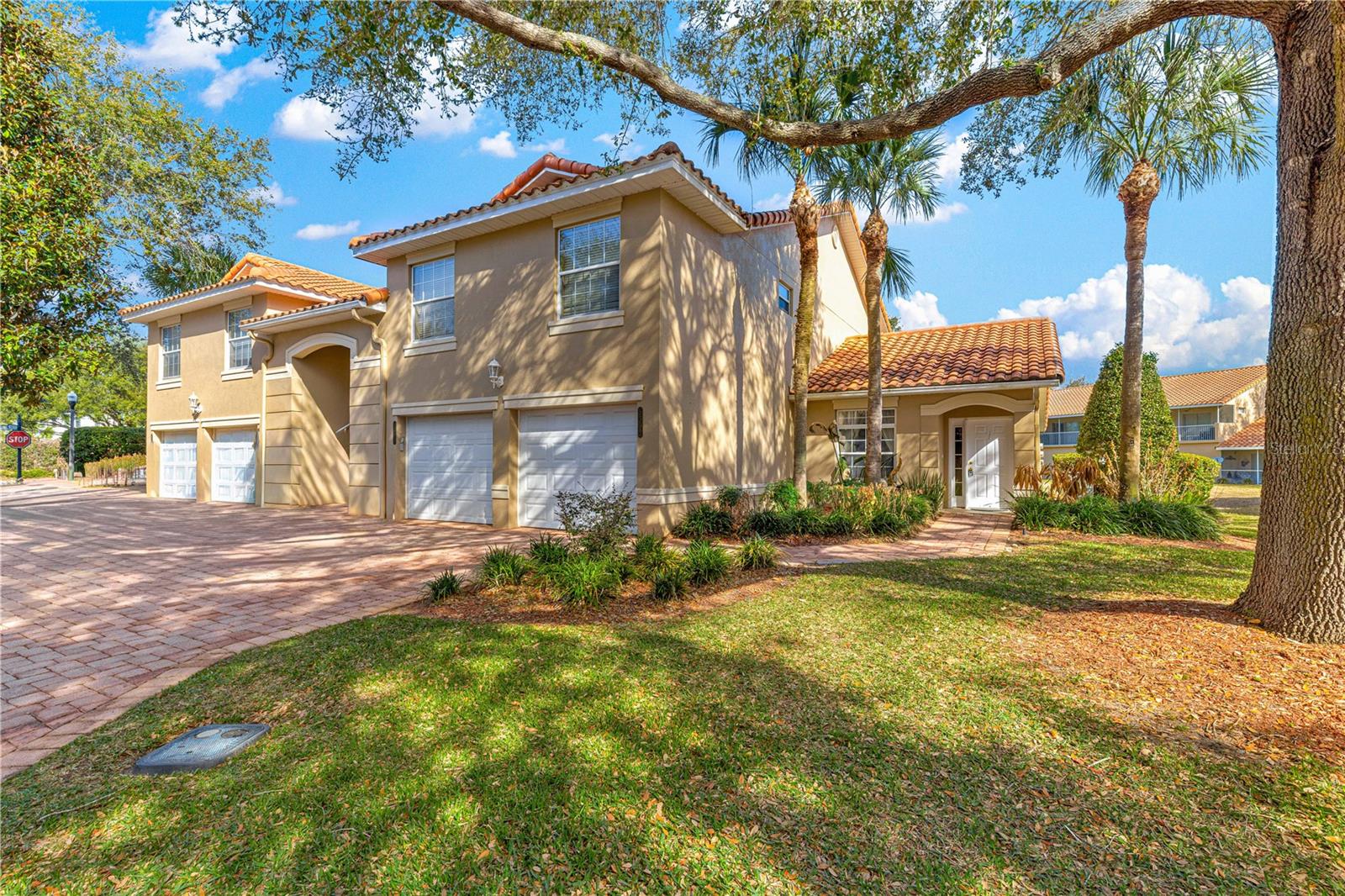 Homes for sale in Oxford, FL | 5392 Admiral Wy, Oxford, FL 34484 | MLS# OM719712