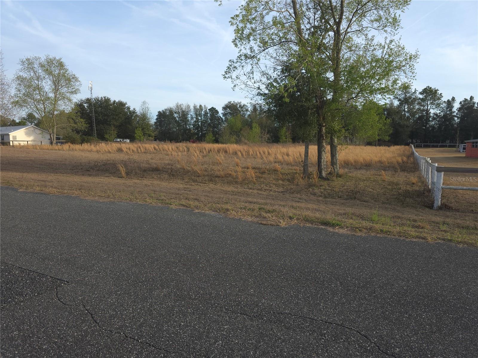 Homes for sale in Trenton, FL | Se 100 Pl, Trenton, FL 32693 | MLS# GC538002