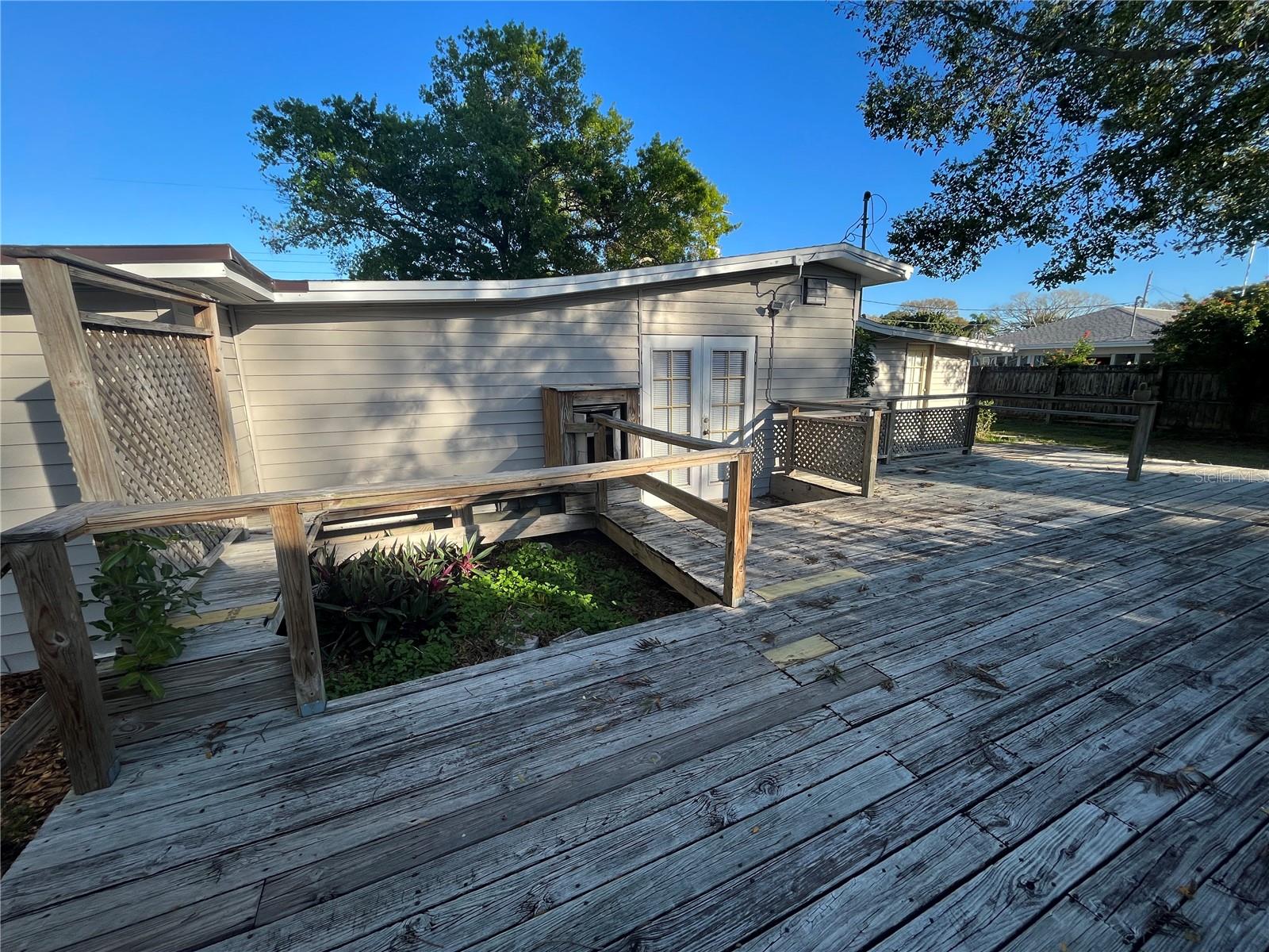 Homes for sale in Bradenton, FL | 6608 12th St W, Bradenton, FL 34207 | MLS# TB8481308