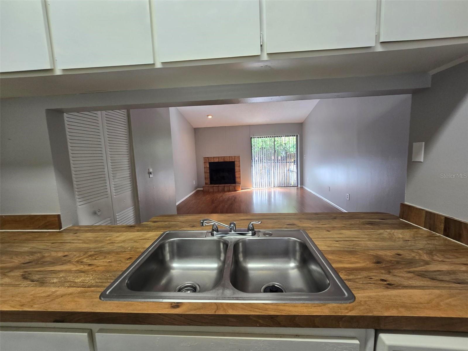 Homes for sale in Tampa, FL | 920 Otto Villa Pl, Tampa, FL 33612 | MLS# TB8481616