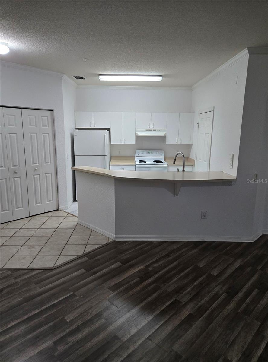 Homes for sale in Orlando, FL | 3561 Conroy Rd #212, Orlando, FL 32839 | MLS# P4938007