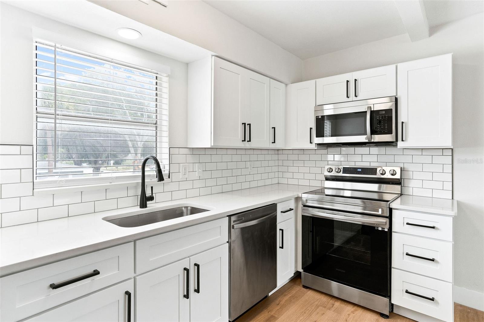 Homes for sale in Clearwater, FL | 300 S Nimbus Ave #9, Clearwater, FL 33765 | MLS# TB8482311