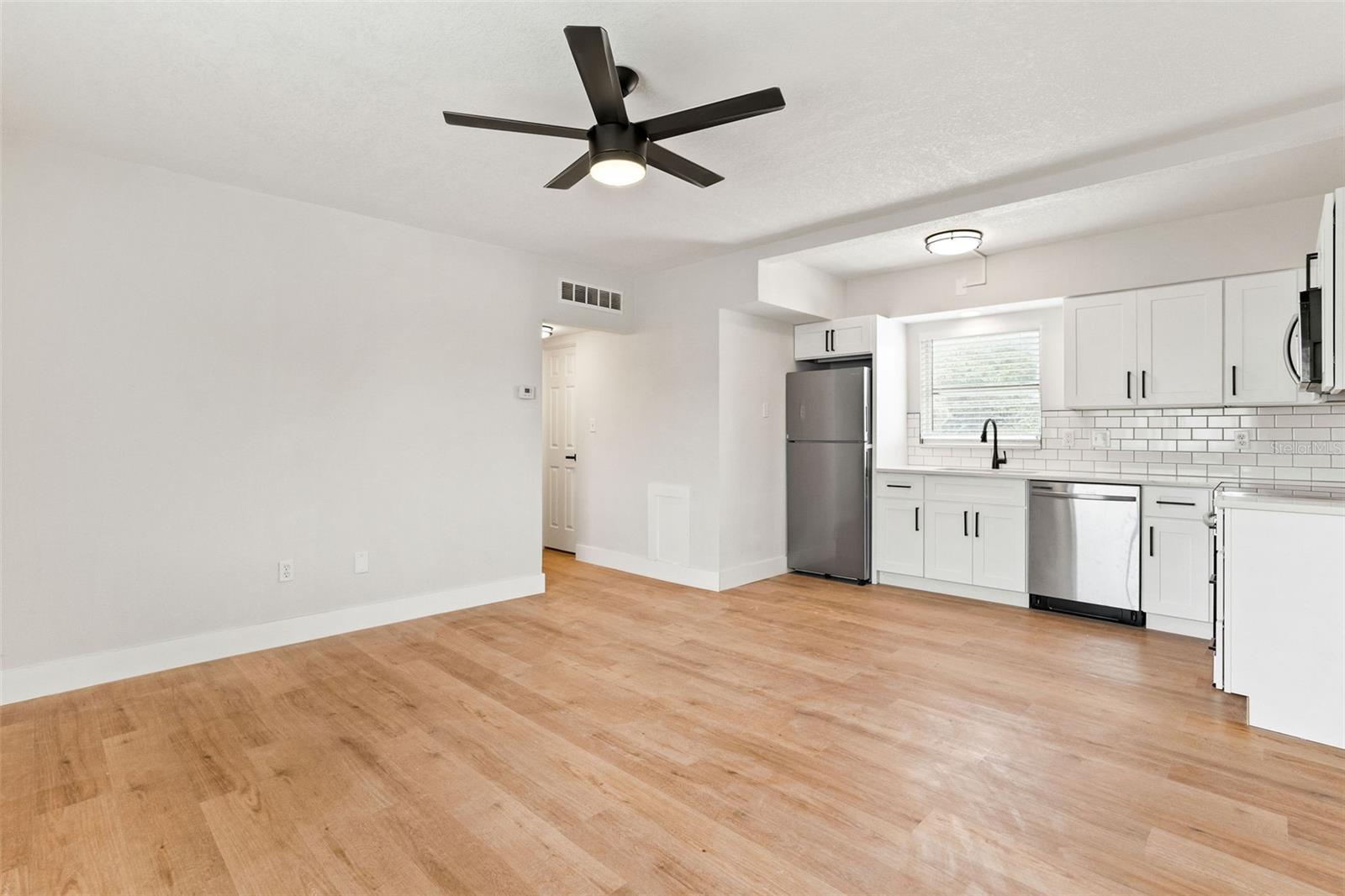 Homes for sale in Clearwater, FL | 300 S Nimbus Ave #9, Clearwater, FL 33765 | MLS# TB8482311