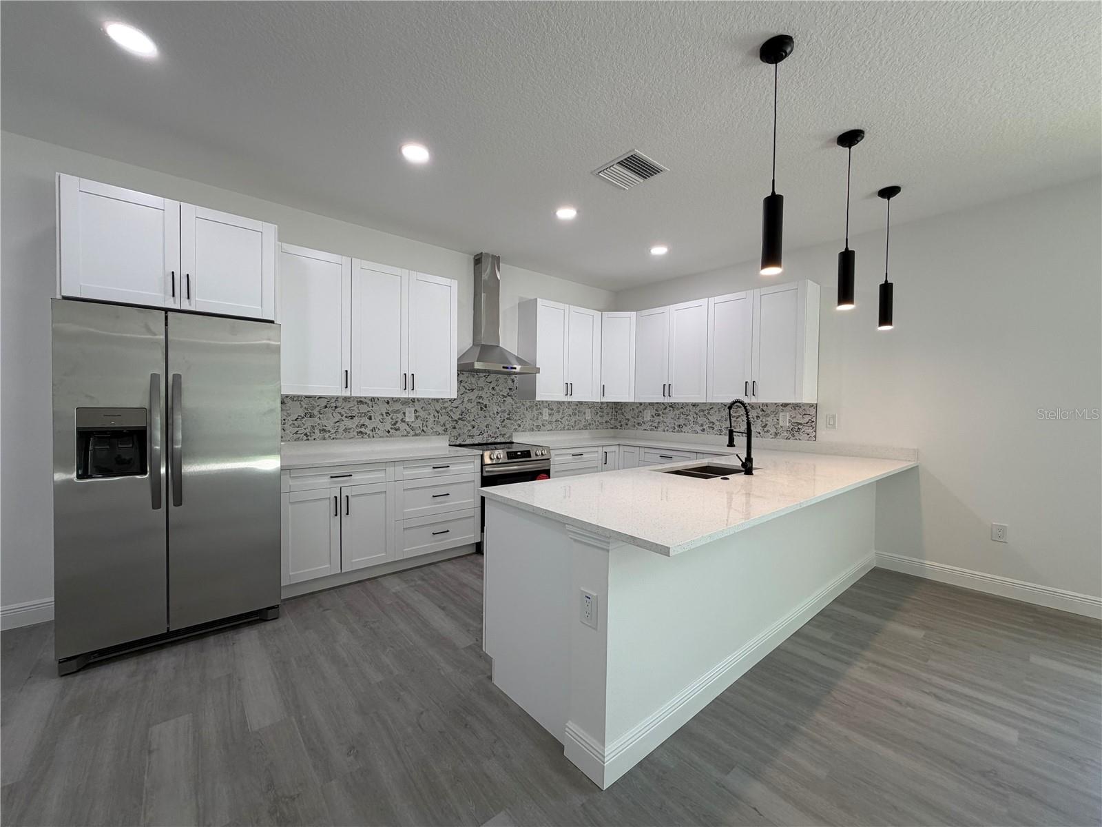 3rd image of 1611 Illinois St, Daytona Beach, FL 32114 | MLS# V4947678