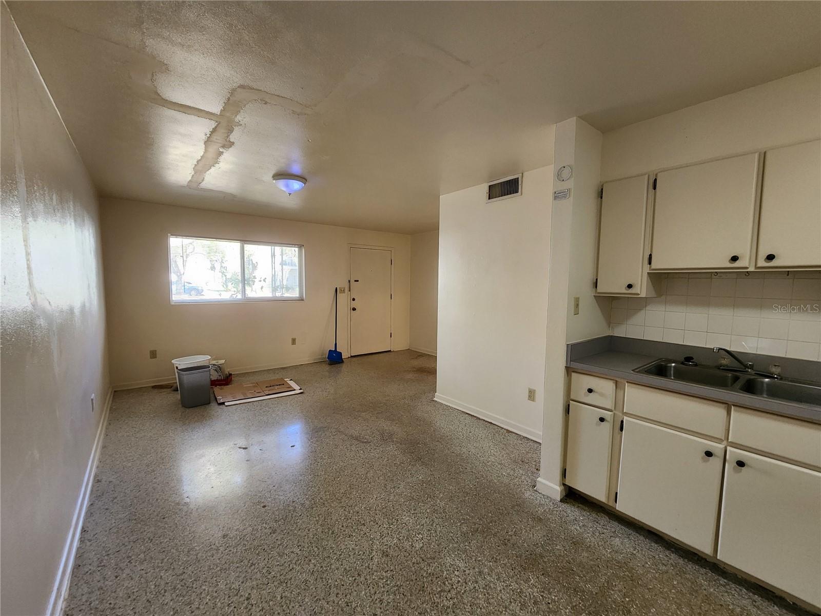 Homes for sale in Gainesville, FL | 1912 Nw 9 St, Gainesville, FL 32609 | MLS# GC538177