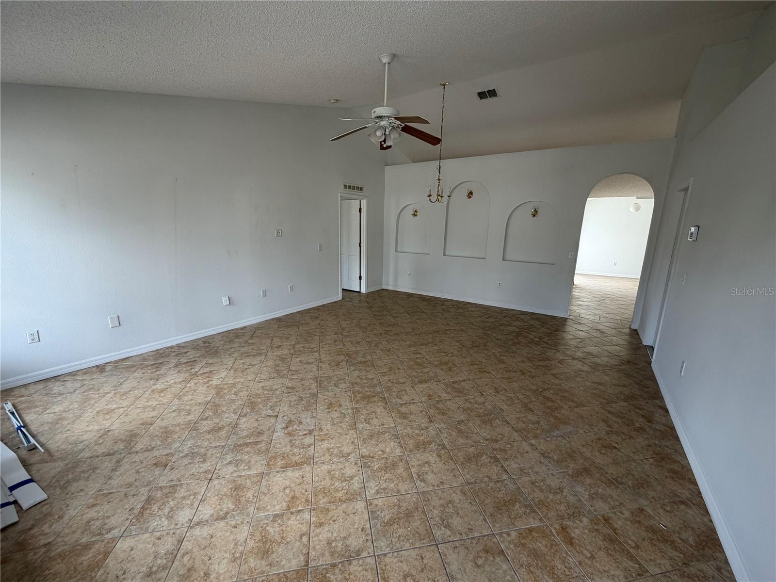 Homes for sale in Kissimmee, FL | 565 Eagle Ct, Kissimmee, FL 34759 | MLS# S5145388