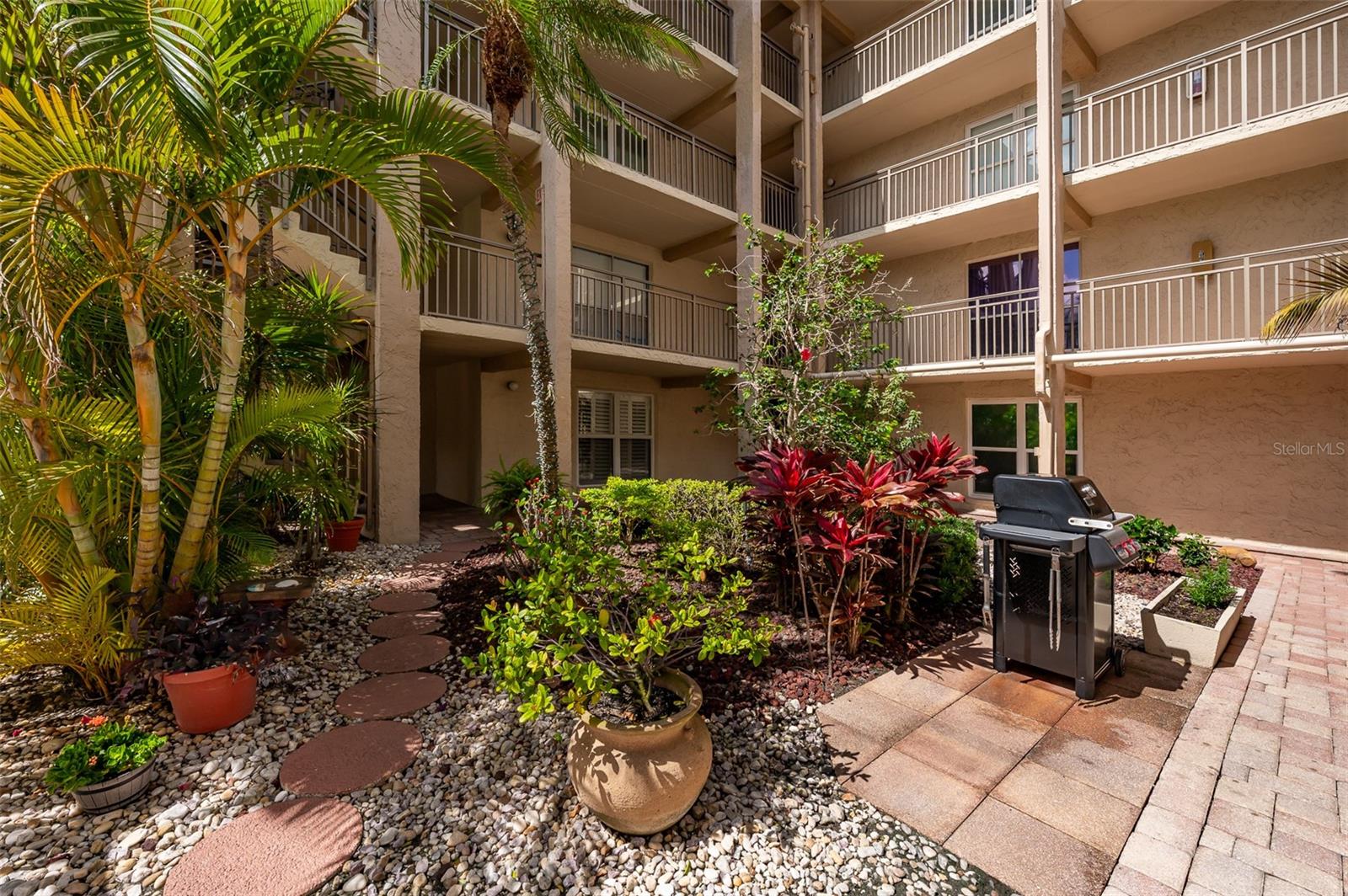 2nd image of 845 Benjamin Franklin Dr, SARASOTA, FL 34236