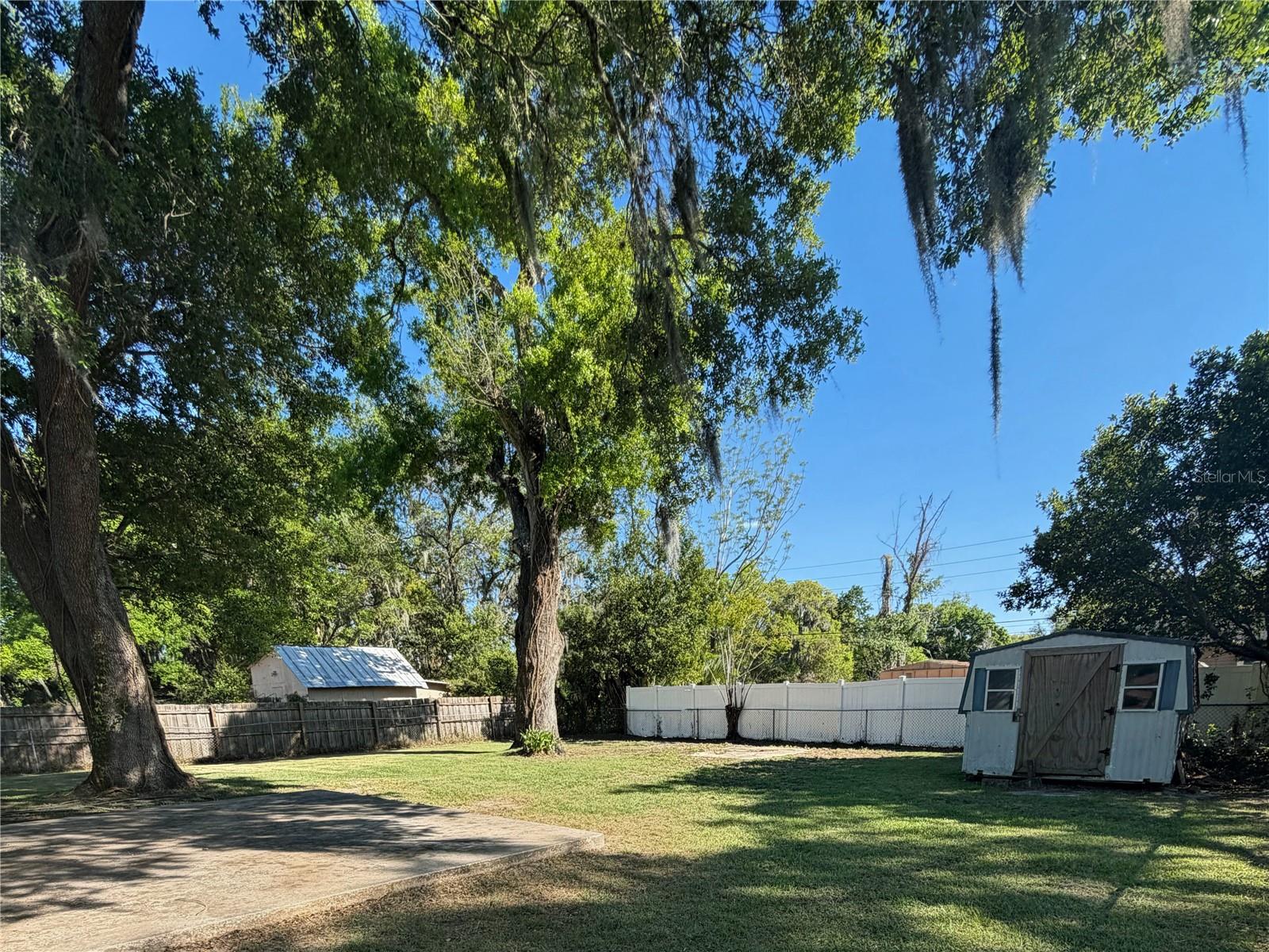 Homes for sale in Fruitland Park, FL | 709 Lewis St, Fruitland Park, FL 34731 | MLS# O6392602