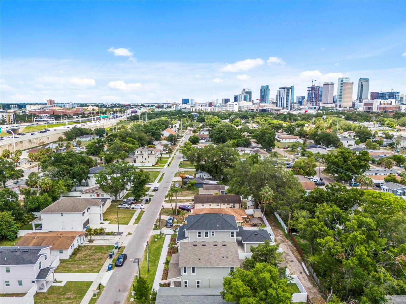 2nd image of 1526 W Arch St, Tampa, FL 33607 | MLS# TB8490617
